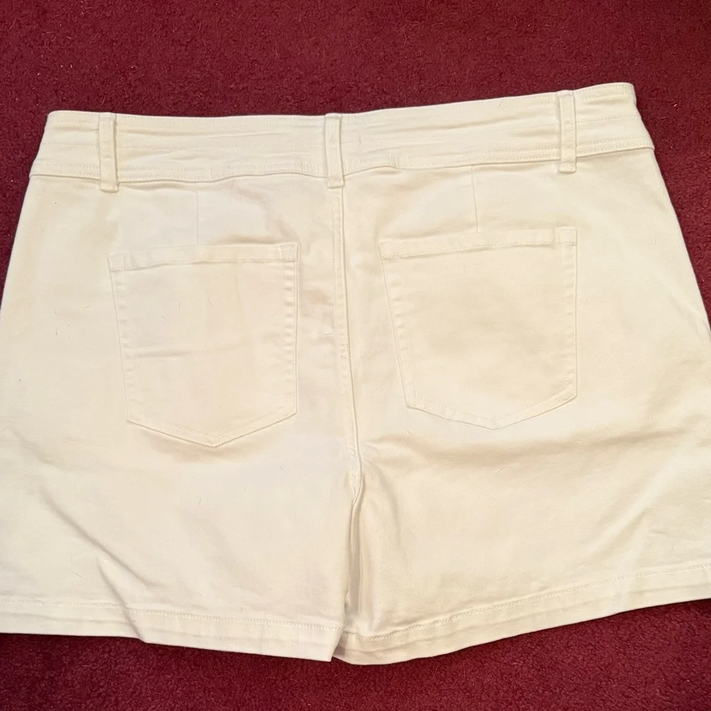 Maurices White Jean Shorts Classic Cuffed Design - Picture 2 of 4